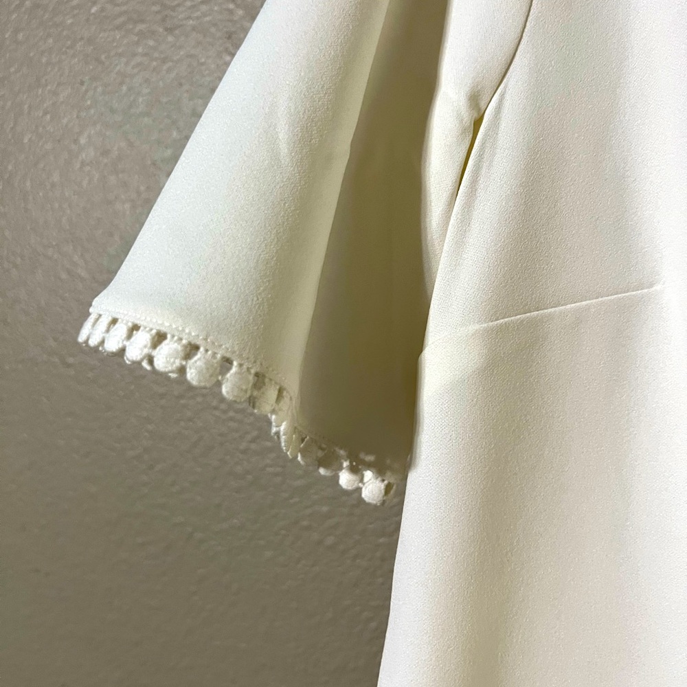 Ann Taylor Ivory Short Sleeve Top with Cute Trim - Picture 4 of 6